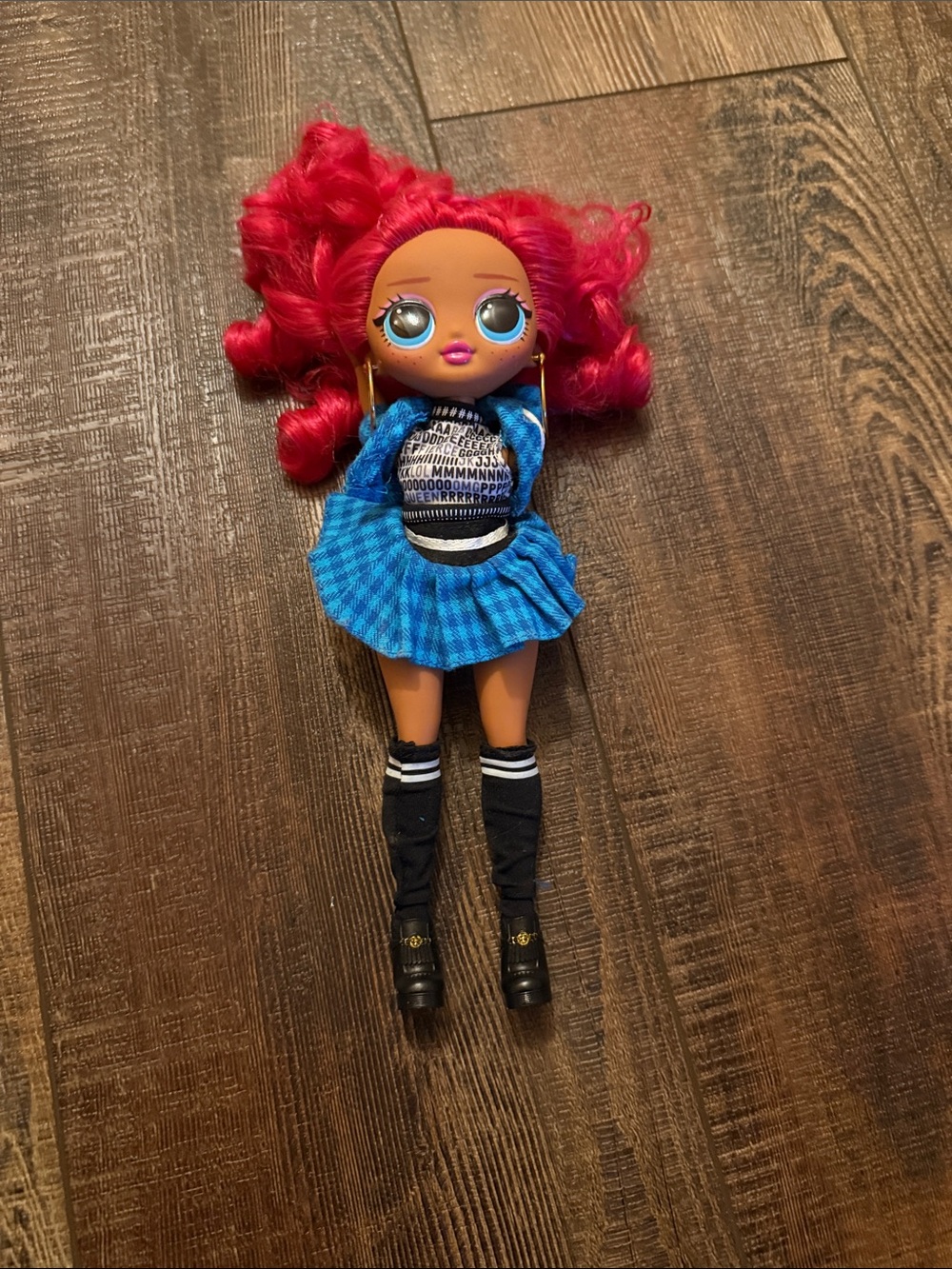 LOL “Strut Your Stuff” Fashion Doll with Bright Pink Hair and Blue Outfit